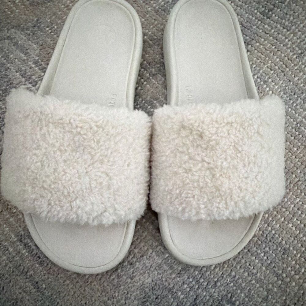 Lululemon Fleece Restfeel Slides Size 7 - Picture 5 of 11